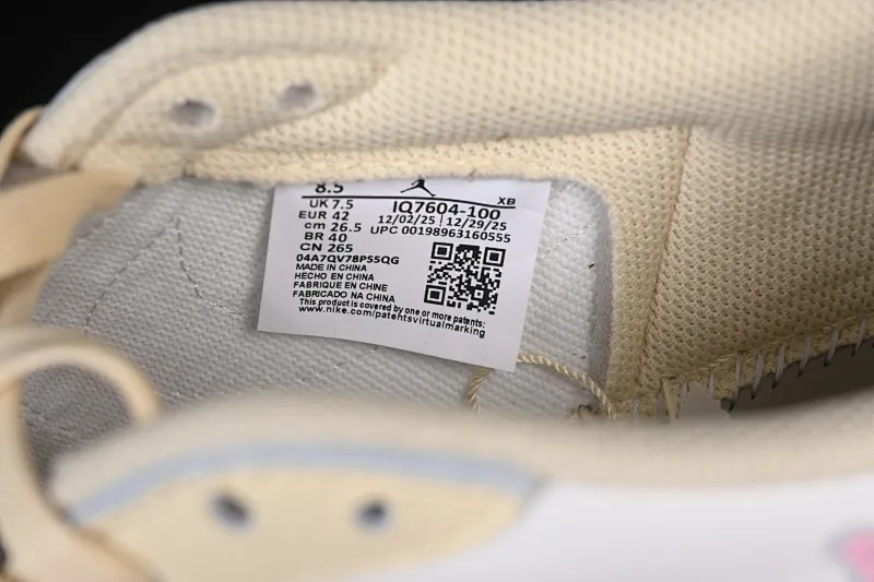 All Categories Air Jordan Jordan series basketball shoes Air Jordan 1 Low Travis Scott x Air Jordan 1 Low OG AJ1 Joe 1 joint overhead hook IQ7604-100